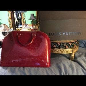 Louis Vuitton Alma Handbag-Red